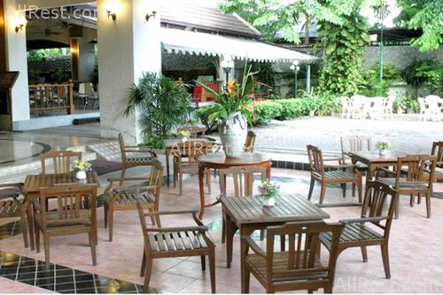 White House Resort 8